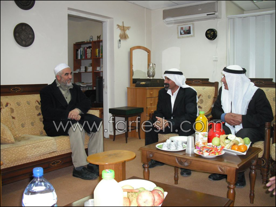 وفد من المجلس الإقليمي في النقب يتضامن مع الشيخ رائد صلاح  صورة رقم 11