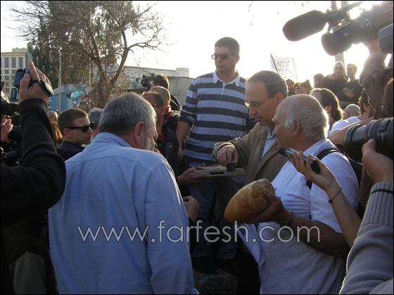 النائب سويد: هذه التظاهرة هي صرخة ضد جرائم الاحتلال صورة رقم 23 النائب سويد: هذه التظاهرة هي صرخة ضد جرائم الاحتلال صورة رقم 23