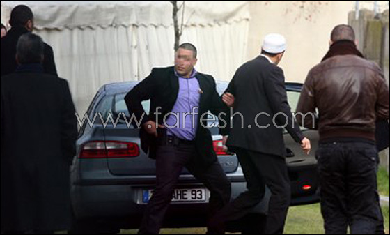 طرد امام من المسجد بعد تأييده لفرض قانون حظر النقاب في فرنسا صورة رقم 4 طرد امام من المسجد بعد تأييده لفرض قانون حظر النقاب في فرنسا صورة رقم 4