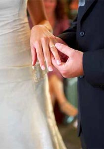 تزوج الثانية وأحصل على ألفين دولار.. وتزوج الثالثة بـ 5 !  صورة رقم 1