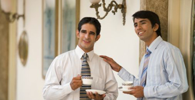 هل تريد زيادة براتبك؟ حضر كوب شاي أو قهوة يوميًا لمديرك! صورة رقم 1