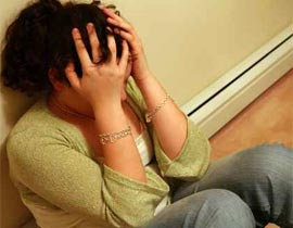 تستدرج طالبات المدرسة لممارسة الرذيلة مع تستدرج طالبات المدرسة لممارسة الرذيلة مع