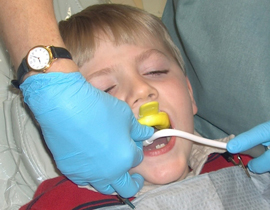 طبيبة أسنان: الإسم طبيبة أسنان: الإسم