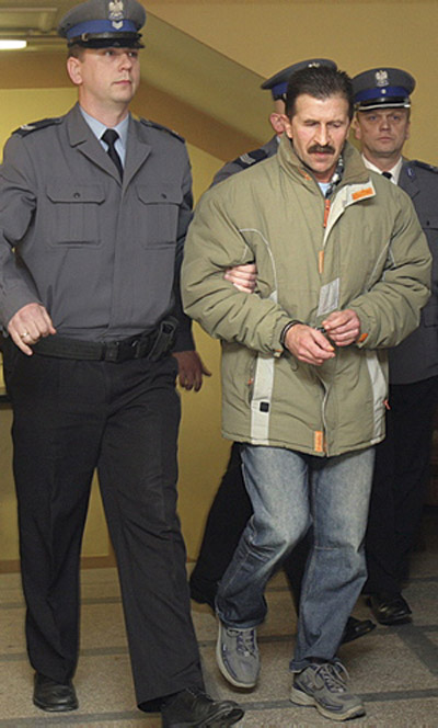 اغتصب ابنته ودفع الثمن 10 سنوات سجن! صورة رقم 1