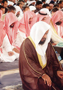 مصلون تحت عدسة المراقبة في مساجد مصرية صورة رقم 1 مصلون تحت عدسة المراقبة في مساجد مصرية صورة رقم 1