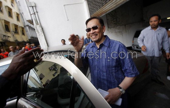   محاكمة زعيم المعارضة الماليزية المتهم بالميول الشاذة        صورة رقم 2