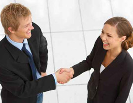 مسلم امتنع عن مصافحة موظفة فلم يقبل للوظيفة صورة رقم 1