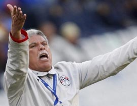 شحاتة: أفضل الموت جوعاً على تدريب منتخب إسرائيل قتلة الأطفال  صورة رقم 1