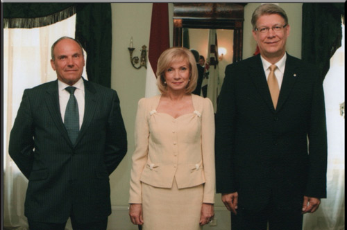 منذ ثلاثين عامًا رئيس لاتفيا فالديس زاتليرس لم يكذب!!!   صورة رقم 7