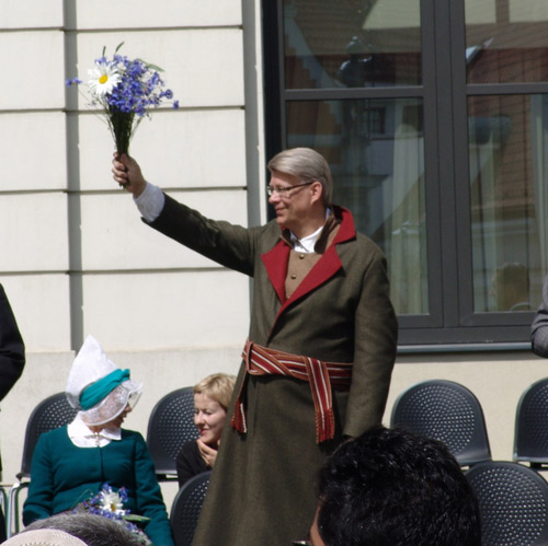 منذ ثلاثين عامًا رئيس لاتفيا فالديس زاتليرس لم يكذب!!!   صورة رقم 2