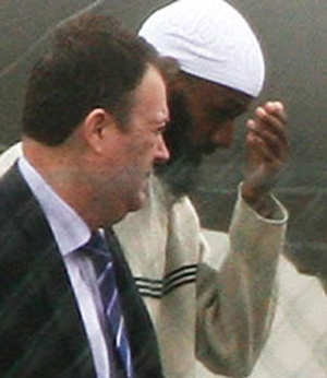 وثائق سرية تكشف تعذيب الـ CIA للأسرى المسلمين  صورة رقم 3