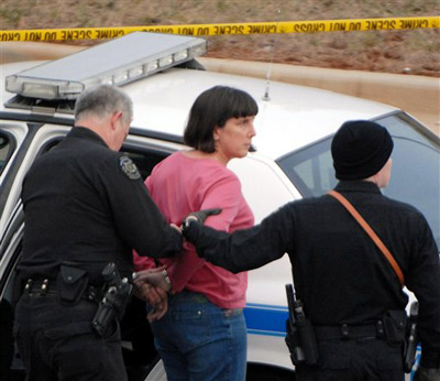 معلمة العلوم والأحياء تقتل 3 أشخاص وتصيب 6 بالرصاص صورة رقم 7 معلمة العلوم والأحياء تقتل 3 أشخاص وتصيب 6 بالرصاص صورة رقم 7