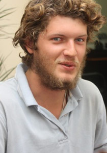 شقيقان فرنسيان يحجّان مشياً على الأقدام من باريس إلى القدس  صورة رقم 2