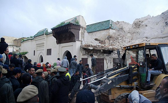 ضحايا إنهيار المئذنة يصل الى 35 مغربي  صورة رقم 4