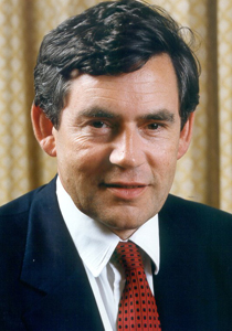 رئيس الوزراء البريطاني براون يهدّد العاملين معه ويشتمهم! صورة رقم 1