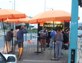 لأهل بيت جن: الصباح يبدأ غدا بقهوة وكعكة من orange صورة رقم 1 لأهل بيت جن: الصباح يبدأ غدا بقهوة وكعكة من orange صورة رقم 1