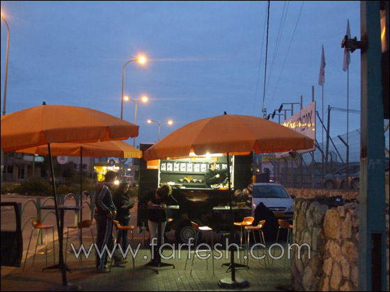 لأهل بيت جن: الصباح يبدأ غدا بقهوة وكعكة من orange صورة رقم 2 لأهل بيت جن: الصباح يبدأ غدا بقهوة وكعكة من orange صورة رقم 2