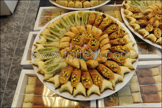 بمناسبة ذكرى المولد: حلويات خاصة في حلويات أحمد المحروم (النابلسي) صورة رقم 4 بمناسبة ذكرى المولد: حلويات خاصة في حلويات أحمد المحروم (النابلسي) صورة رقم 4