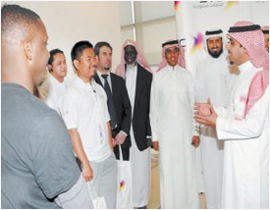 يلجأون للسعودية من أجل العمل ويشهرون إسلامهم صورة رقم 1