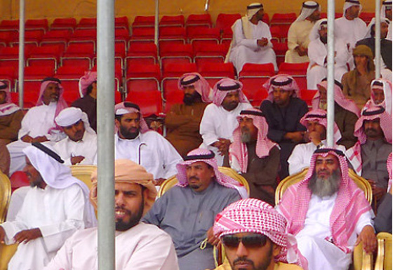 الإمارات تجمع قبائلها بمسابقة جمال الإبل !!  صورة رقم 8