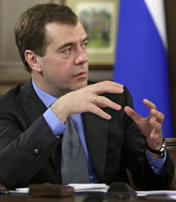 ميدفيديف وبوتين يتقاسمان السلطة ولديهما نفس فصيلة الدم!!        صورة رقم 6