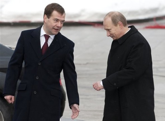 ميدفيديف وبوتين يتقاسمان السلطة ولديهما نفس فصيلة الدم!!        صورة رقم 2