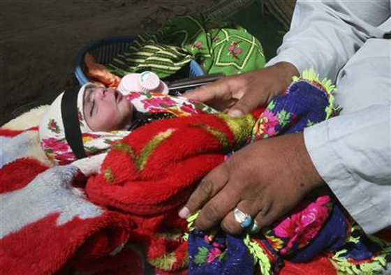 باكستان: موكب الرئيس يعرقل ولادة 