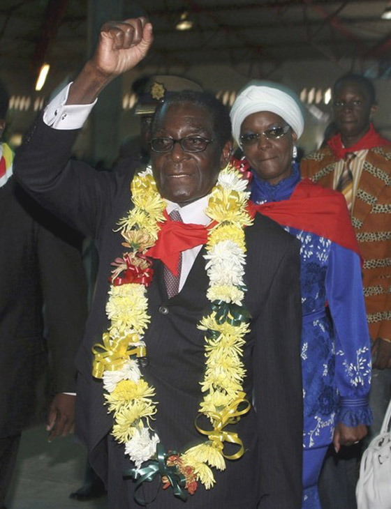 موغابي يحتفل بعيد ميلادة الـ 86 بطعام يكفي لـ 50 قرية!!        صورة رقم 10