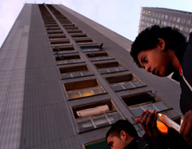 إنتحار عائلة روسية بعد رفض طلب لجوء أفرادها إلى بريطانيا! صورة رقم 1 إنتحار عائلة روسية بعد رفض طلب لجوء أفرادها إلى بريطانيا! صورة رقم 1