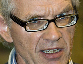 بعد أن أساء للنبي: إعتقال 7 خططوا لقتل رسام كاريكاتير سويدي صورة رقم 1 بعد أن أساء للنبي: إعتقال 7 خططوا لقتل رسام كاريكاتير سويدي صورة رقم 1