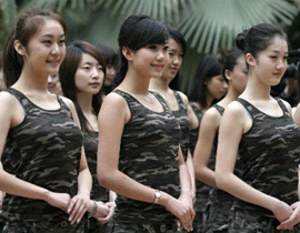 الصين تحتل الفضاء بخمسة رجال وامرأتين صورة رقم 1 الصين تحتل الفضاء بخمسة رجال وامرأتين صورة رقم 1