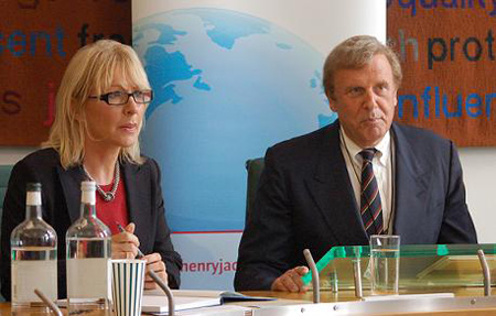 النائبة نادين: الملابس الداخلية على الباصات احتقار للمرأة  صورة رقم 5