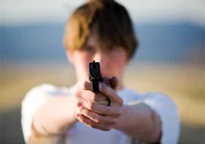 مصر: إبن يخيّر أمه ما بين الموت بالرصاص أم بالقفز من الشرفة! صورة رقم 1