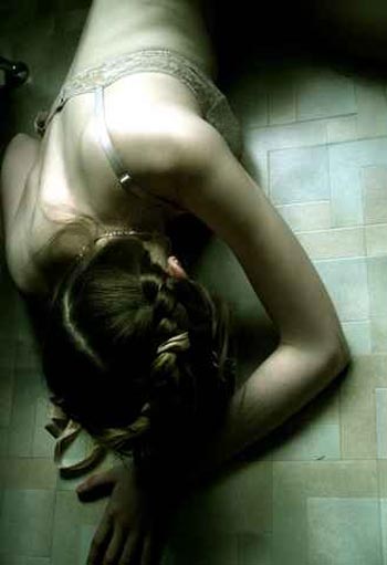 انتقاماً من الوالد.. تختطف ابنته وتسلمها لزوج شقيقتها ليغتصبها! صورة رقم 1