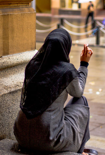 السعودية تحتل المرتبة الخامسة في العالم بنسبة النساء المدخنات! صورة رقم 1