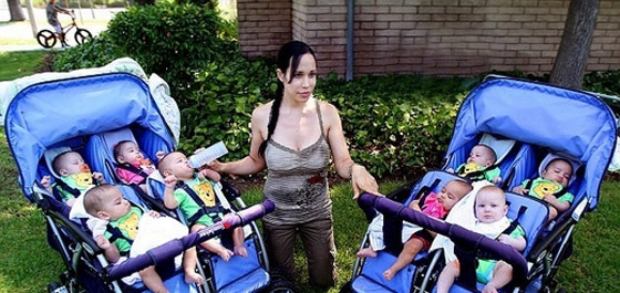 أم التوائم الثمانية.. تُطرد من بيتها!! صورة رقم 2 أم التوائم الثمانية.. تُطرد من بيتها!! صورة رقم 2