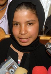 بعد نيلها لقب امرأة العام: إطلاق كتاب عمري عشرة أعوام ومطلقة! صورة رقم 1