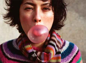 بصق العلكة في الشوارع جريمة يعاقب عليها القانون! صورة رقم 1 بصق العلكة في الشوارع جريمة يعاقب عليها القانون! صورة رقم 1