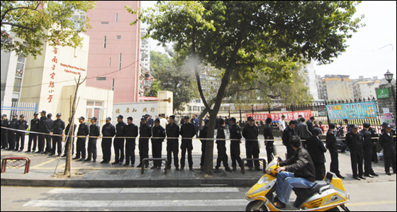 مقتل ثمانية أطفال على يد طبيب كفيف ومضطرب نفسيا!  صورة رقم 3