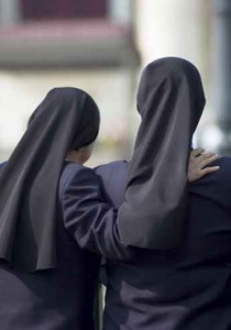 انضمام راهبتين الى لائحة اتهام الاعتداءات النوعية على الأطفال!! صورة رقم 1