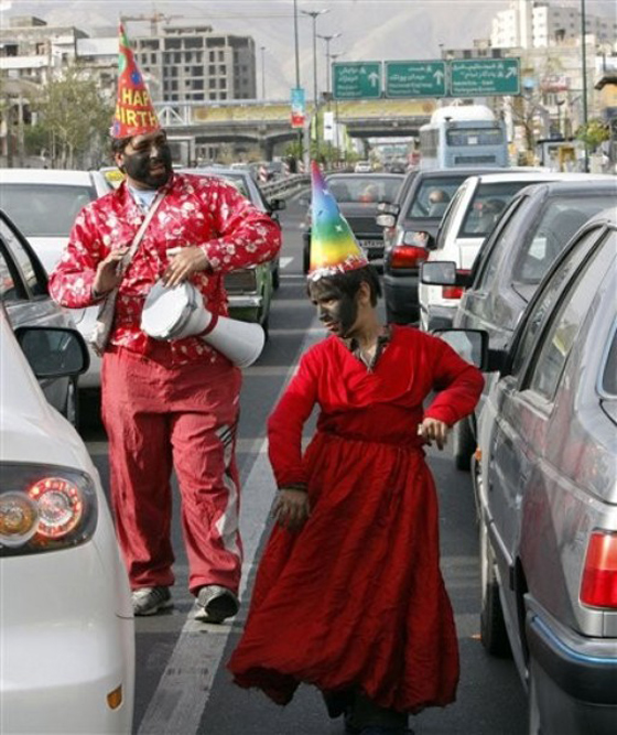 يوم  النوروز: خلاص للإنسانية من العبودية وحرق للذنوب  صورة رقم 6