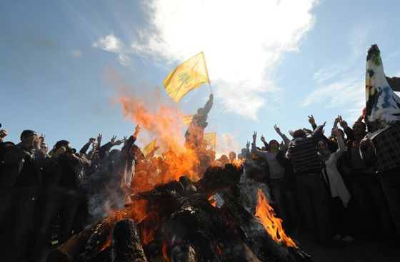 يوم  النوروز: خلاص للإنسانية من العبودية وحرق للذنوب  صورة رقم 4