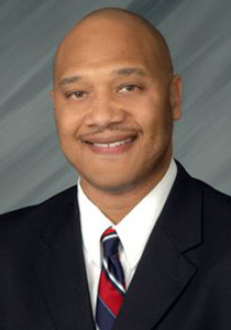 بصق وهتافات عنصرية من محتجين جمهوريين ضد نائب مسلم!   صورة رقم 1