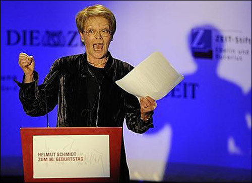 إبنة مستشار ألماني تكشف أن الأزمة المالية أفقدتها وظيفتها صورة رقم 3 إبنة مستشار ألماني تكشف أن الأزمة المالية أفقدتها وظيفتها صورة رقم 3