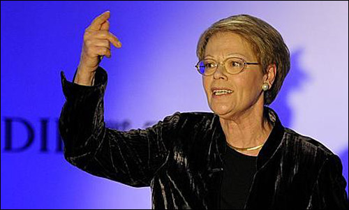 إبنة مستشار ألماني تكشف أن الأزمة المالية أفقدتها وظيفتها صورة رقم 2 إبنة مستشار ألماني تكشف أن الأزمة المالية أفقدتها وظيفتها صورة رقم 2