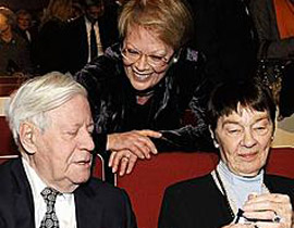 إبنة مستشار ألماني تكشف أن الأزمة المالية أفقدتها وظيفتها صورة رقم 1 إبنة مستشار ألماني تكشف أن الأزمة المالية أفقدتها وظيفتها صورة رقم 1