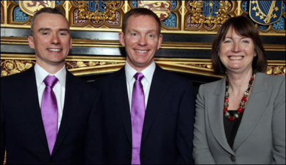 وزير بريطانيا يدخل عش الزوجية مع شريكه مثلي الميول! صورة رقم 3 وزير بريطانيا يدخل عش الزوجية مع شريكه مثلي الميول! صورة رقم 3