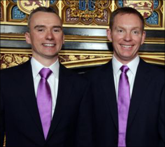 وزير بريطانيا يدخل عش الزوجية مع شريكه مثلي الميول! صورة رقم 2 وزير بريطانيا يدخل عش الزوجية مع شريكه مثلي الميول! صورة رقم 2