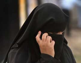 70% من الفرنسيين يؤيدون حظر البرقع في الأماكن العامة صورة رقم 1