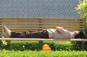  يقتل زميلة بسكين طوله 20 سم  بسبب شخيره! صورة رقم 1